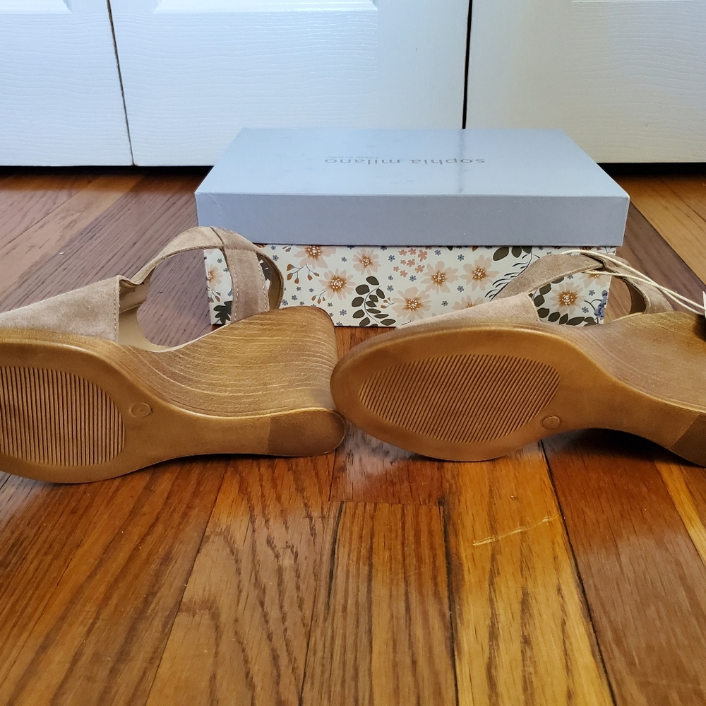 Last 1! NIB Sophia Milano sandal leather wedge NEW - Picture 7 of 10